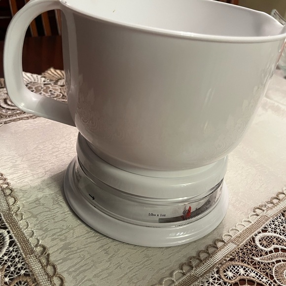 3X $22 Kitchen scale - Picture 3 of 3